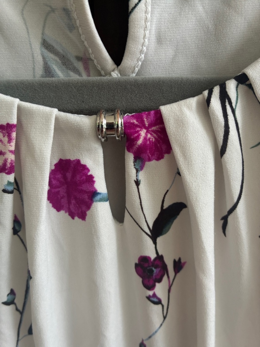 Ivanka Trump White Floral Sleeveless Blouse - Pink & Blue Flowers - Picture 3 of 8